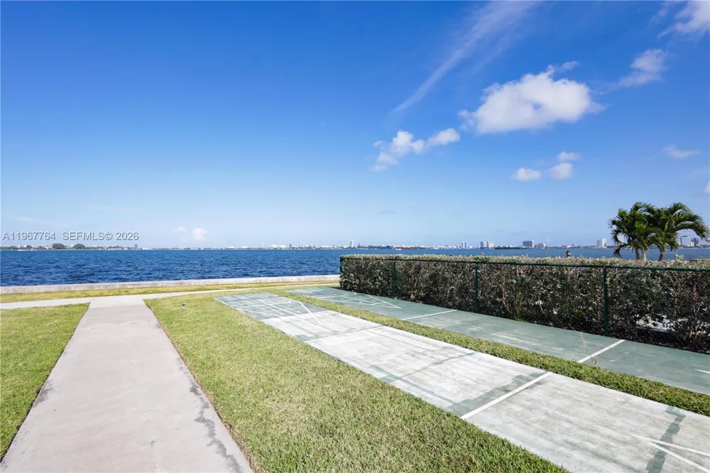 1700 NE 105th St #512 Miami Shores, FL 33138