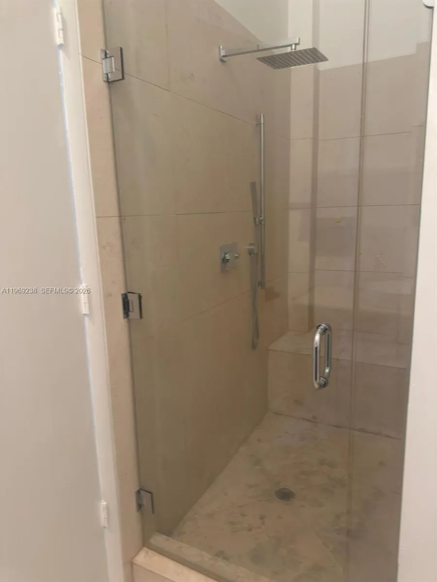 465 Brickell #1504 Miami, FL 33131