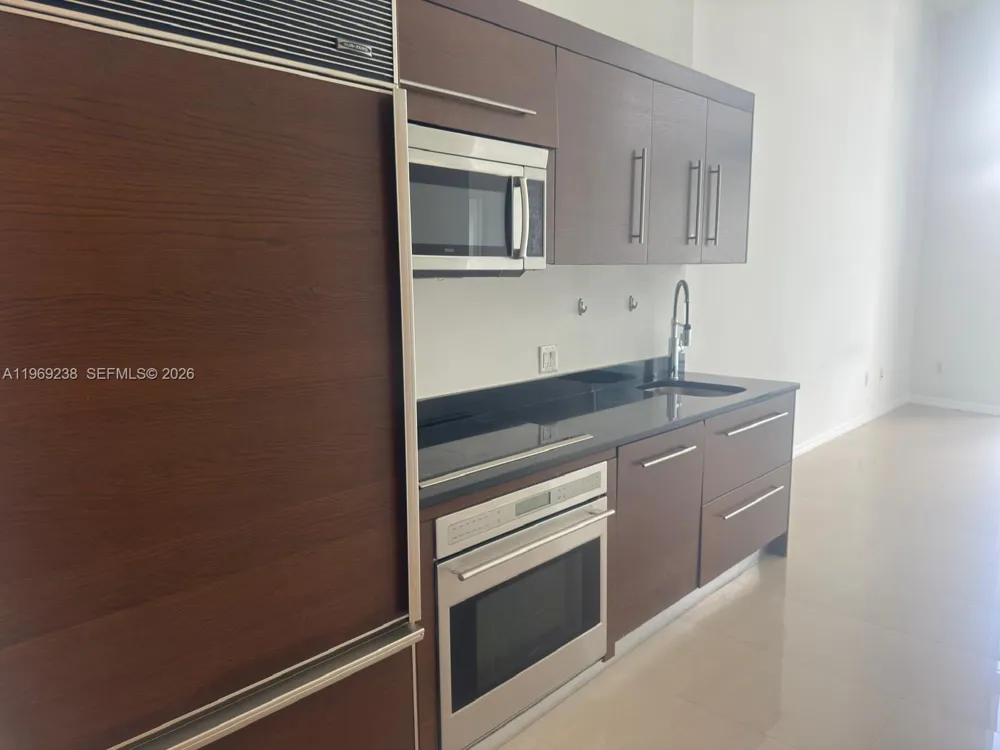 465 Brickell #1504 Miami, FL 33131