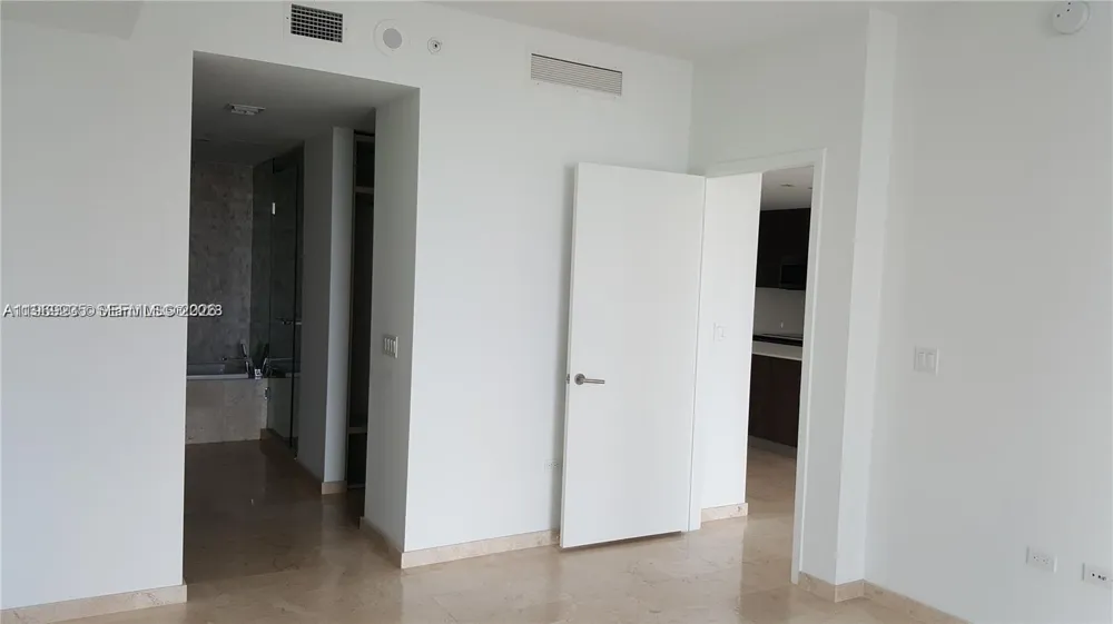 68 SE 6th St #3305 Miami, FL 33131