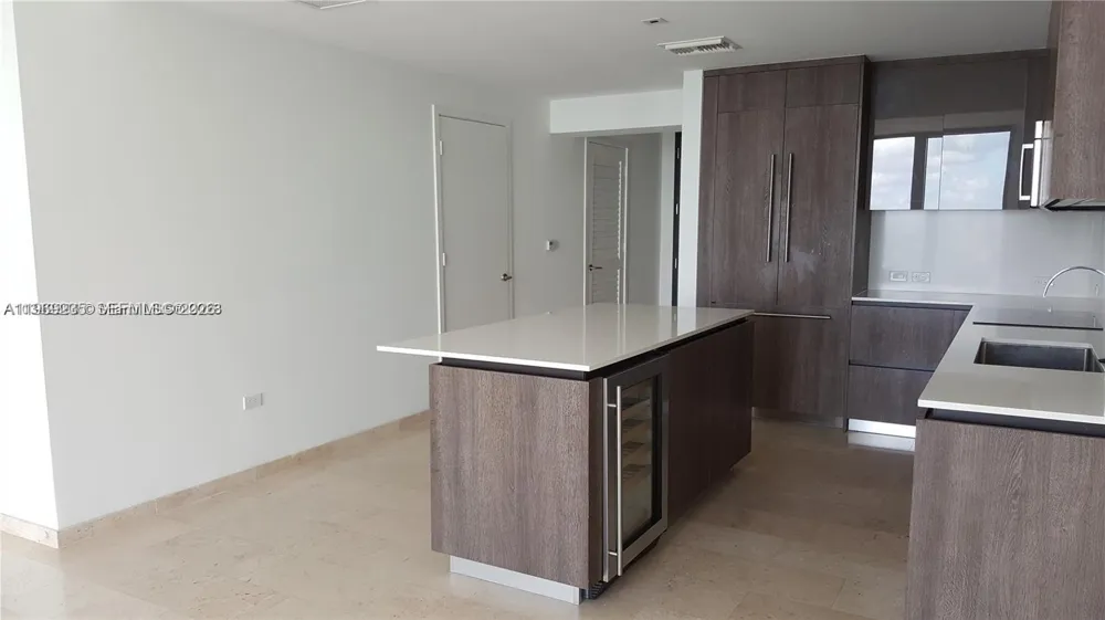 68 SE 6th St #3305 Miami, FL 33131