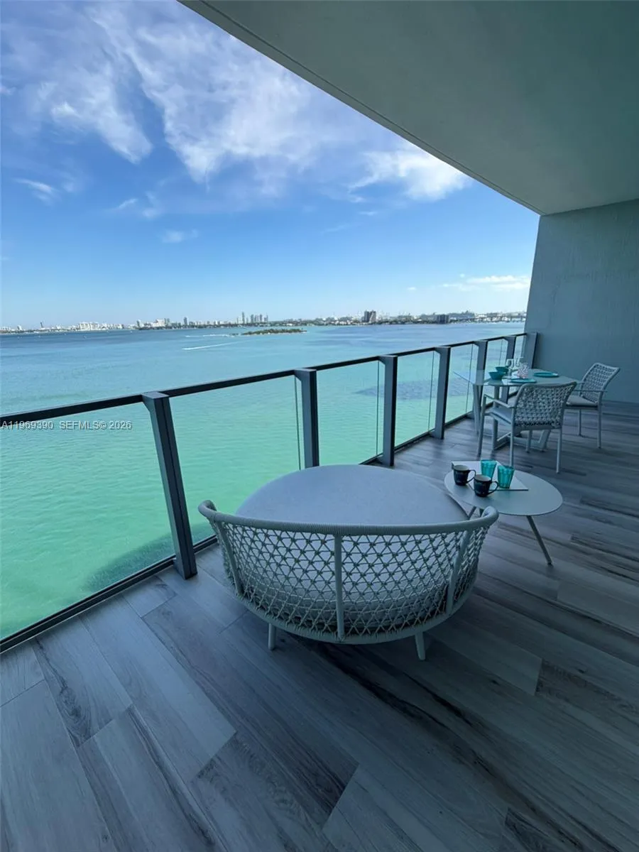 2900 NE 7th Ave #1205 Miami, FL 33137