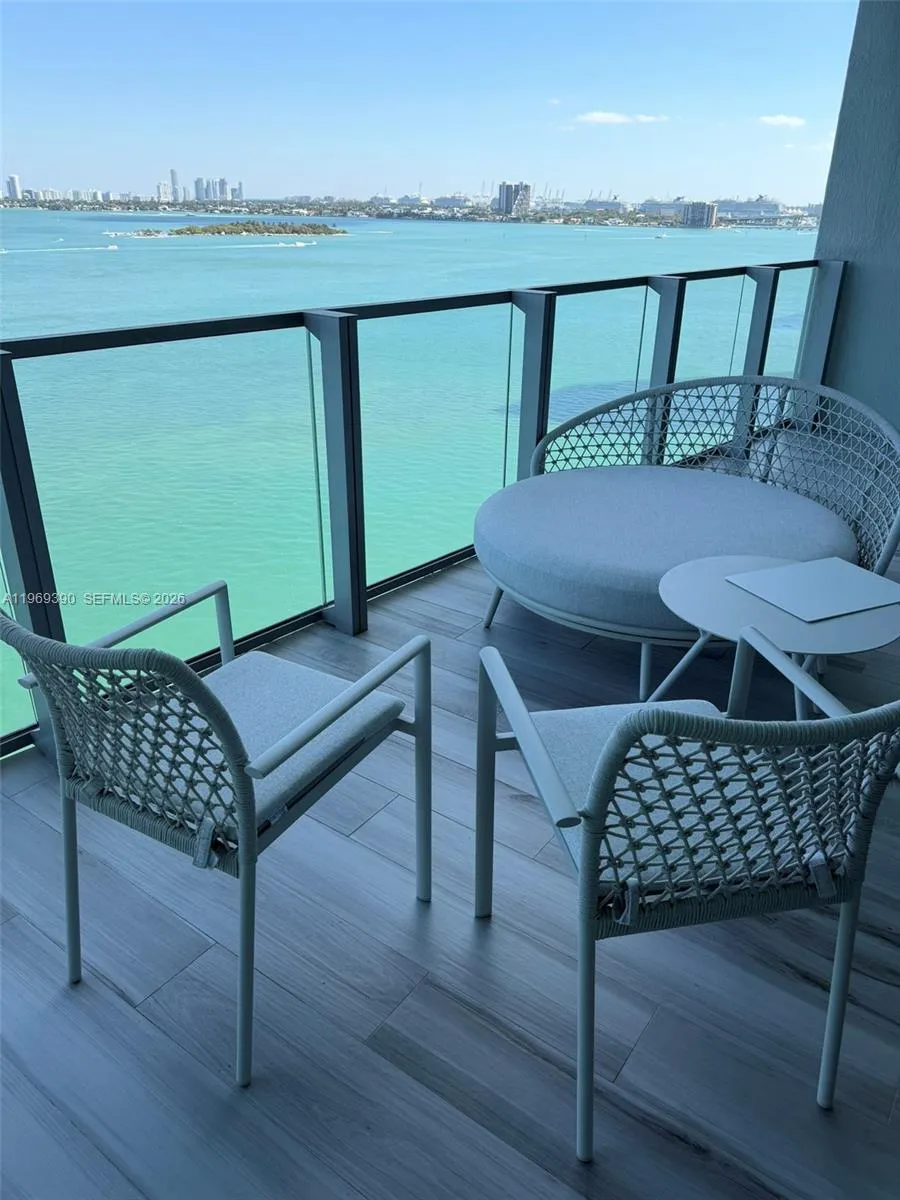 2900 NE 7th Ave #1205 Miami, FL 33137