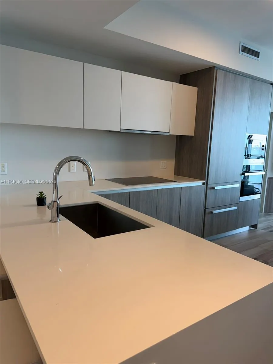 2900 NE 7th Ave #1205 Miami, FL 33137