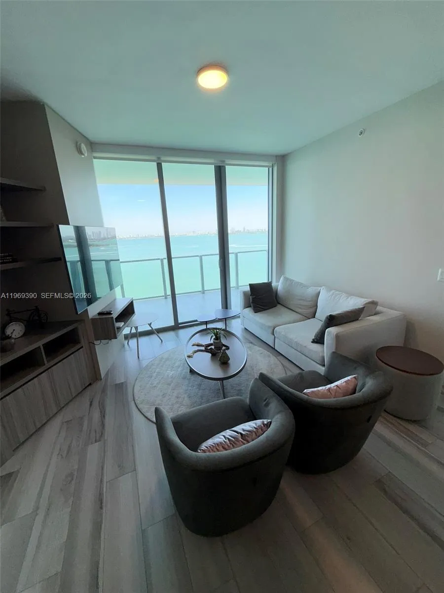 2900 NE 7th Ave #1205 Miami, FL 33137