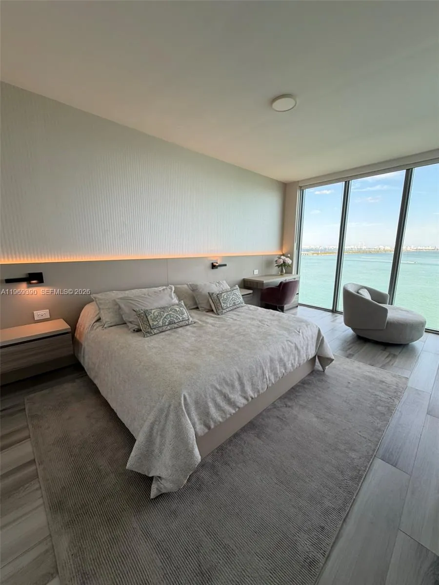 2900 NE 7th Ave #1205 Miami, FL 33137