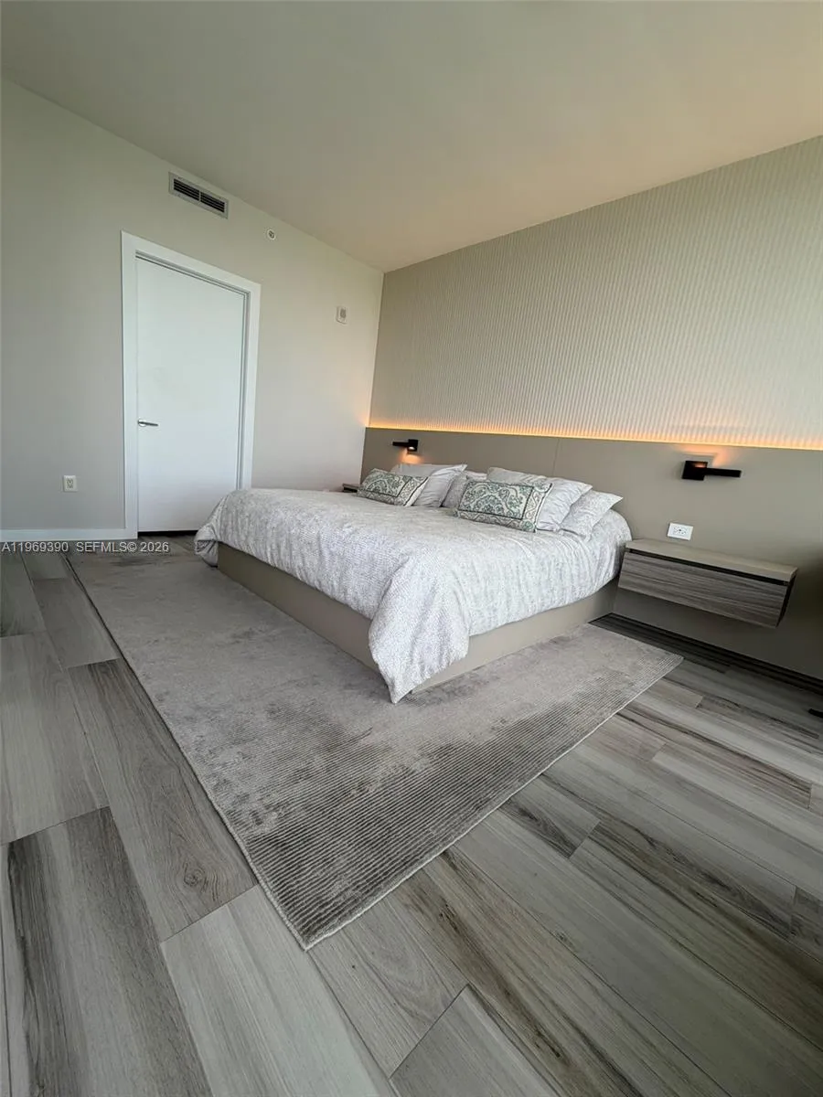 2900 NE 7th Ave #1205 Miami, FL 33137