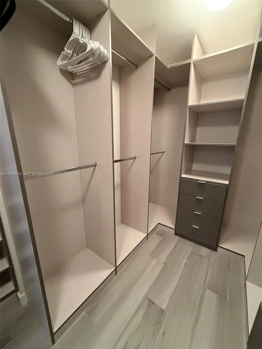 2900 NE 7th Ave #1205 Miami, FL 33137
