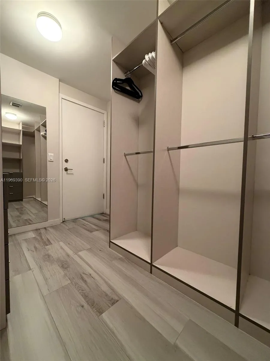 2900 NE 7th Ave #1205 Miami, FL 33137