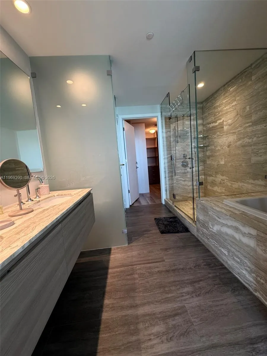 2900 NE 7th Ave #1205 Miami, FL 33137