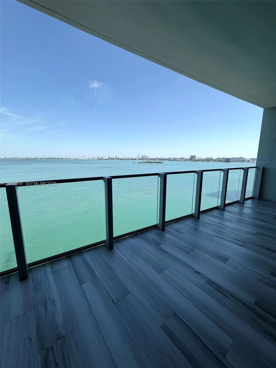 2900 NE 7th Ave #1205 Miami, FL 33137