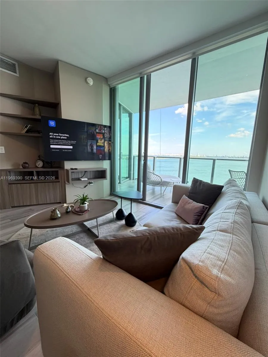 2900 NE 7th Ave #1205 Miami, FL 33137