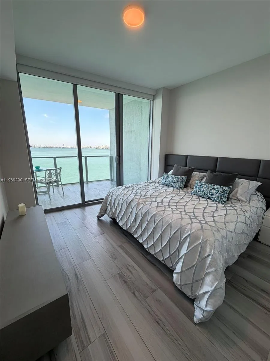2900 NE 7th Ave #1205 Miami, FL 33137