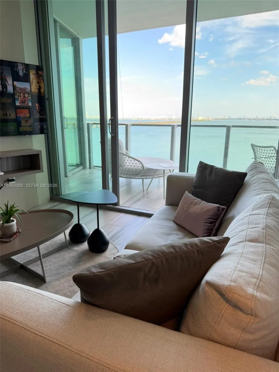 2900 NE 7th Ave #1205 Miami, FL 33137