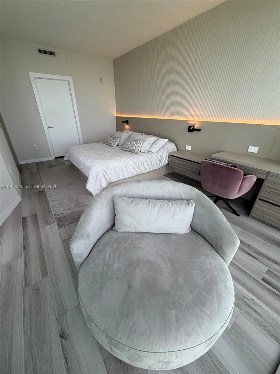2900 NE 7th Ave #1205 Miami, FL 33137