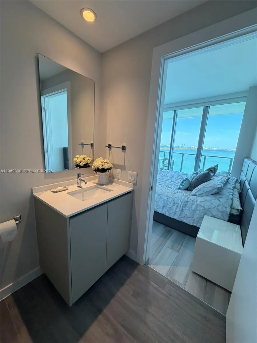 2900 NE 7th Ave #1205 Miami, FL 33137