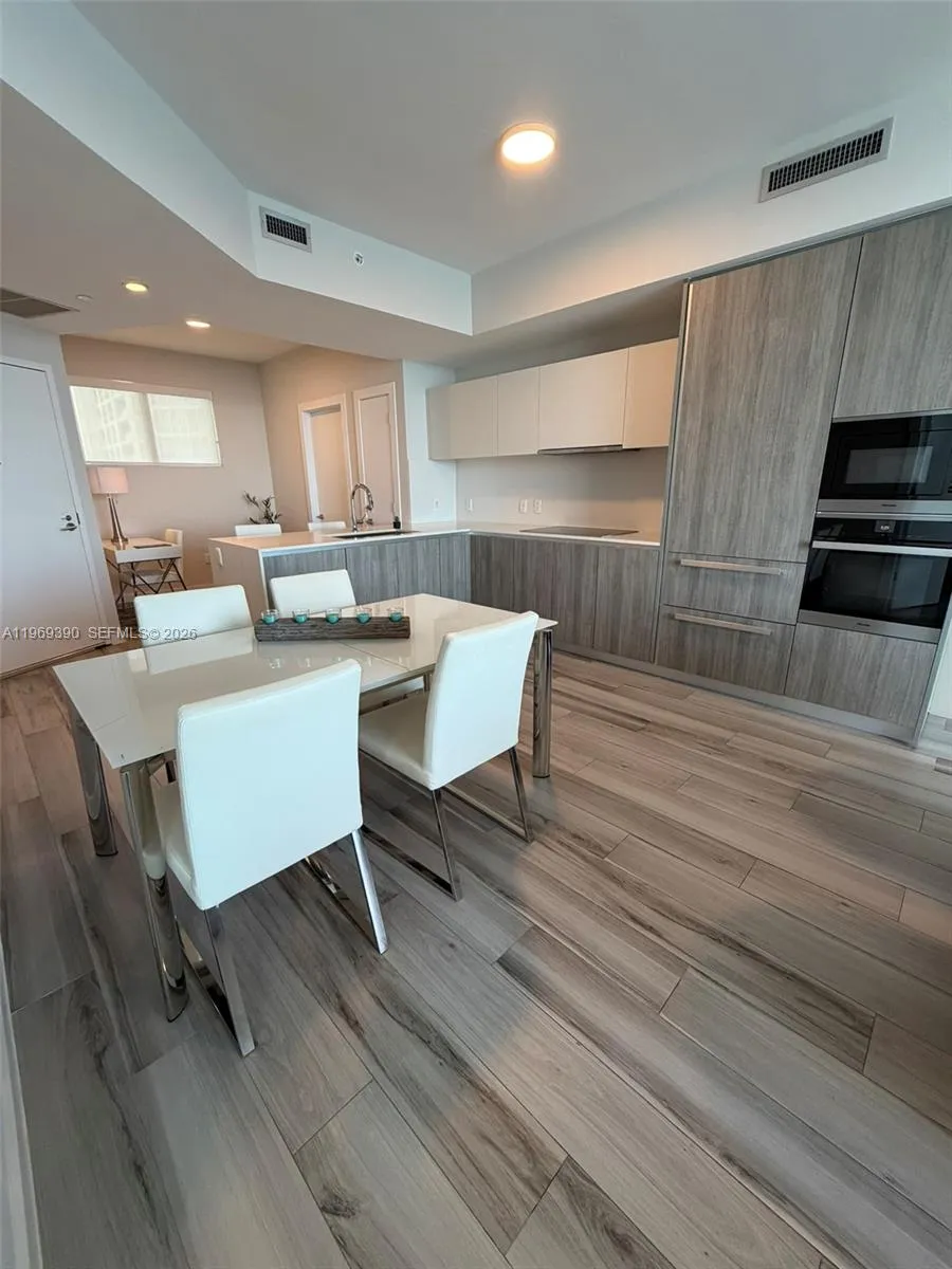 2900 NE 7th Ave #1205 Miami, FL 33137