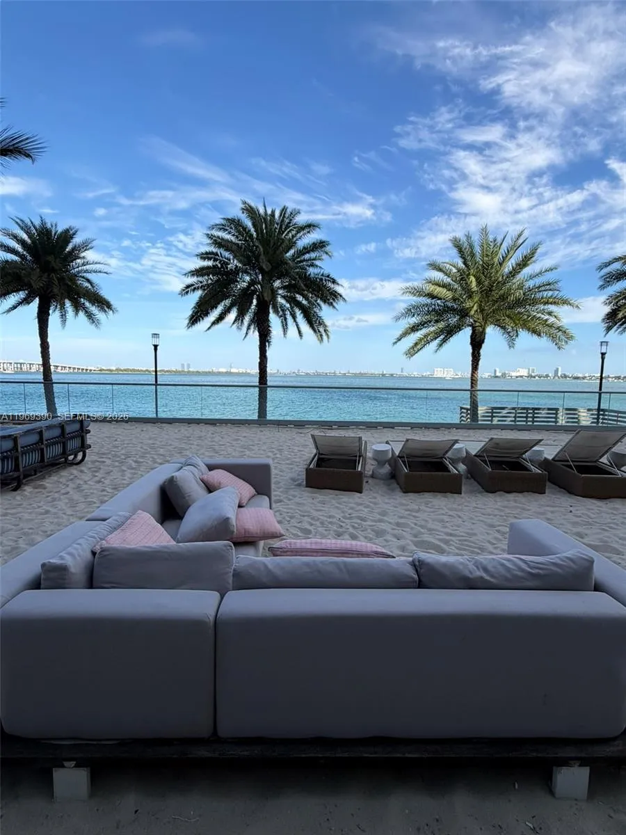 2900 NE 7th Ave #1205 Miami, FL 33137