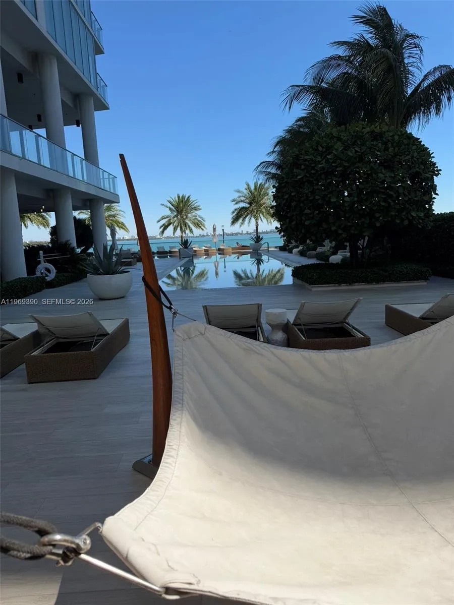 2900 NE 7th Ave #1205 Miami, FL 33137