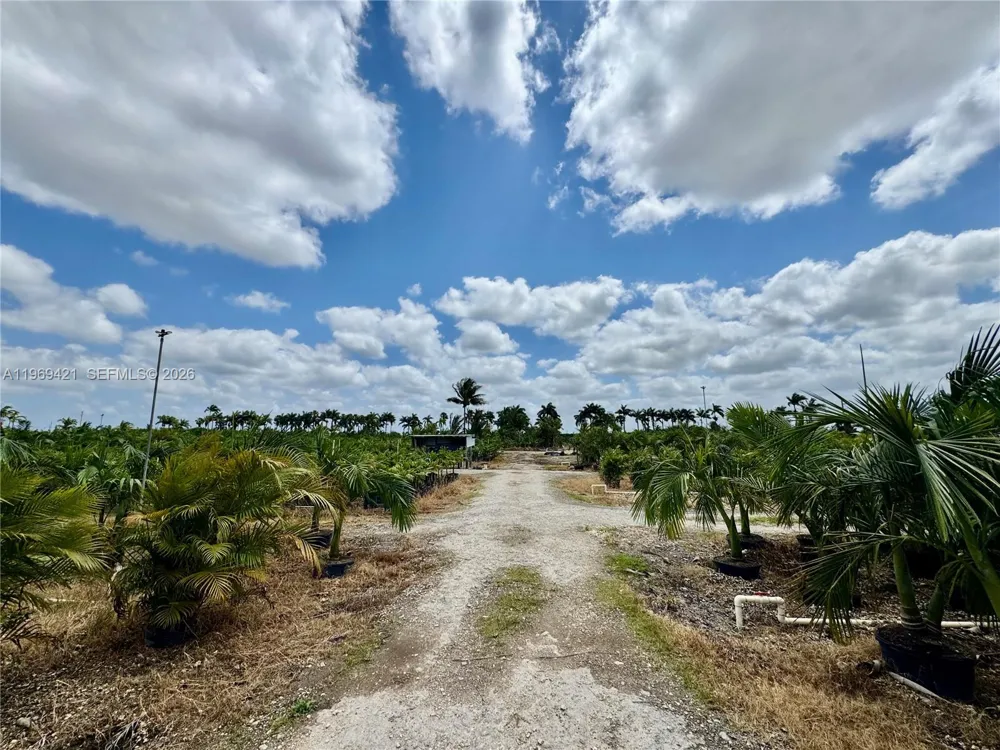 328 SW 202 Ave Homestead, FL 33034