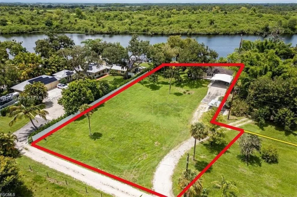2030 Ft Denaud Rd La Belle, FL 33935