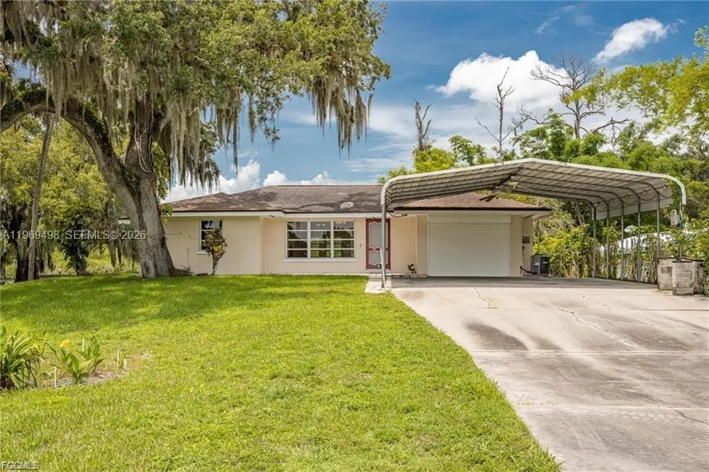 2030 Ft Denaud Rd La Belle, FL 33935
