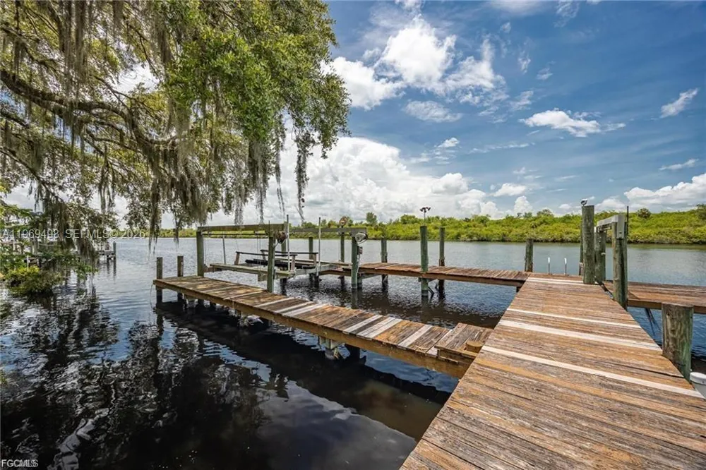 2030 Ft Denaud Rd La Belle, FL 33935