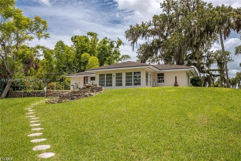 2030 Ft Denaud Rd La Belle, FL 33935