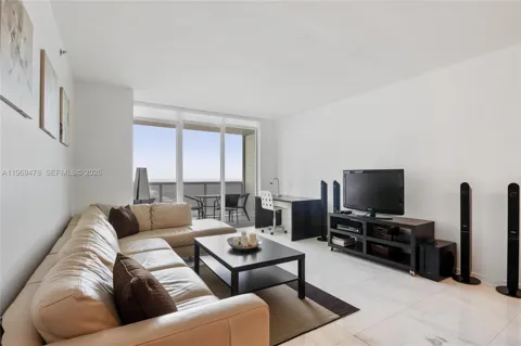 1830 S OCEAN DR #3211