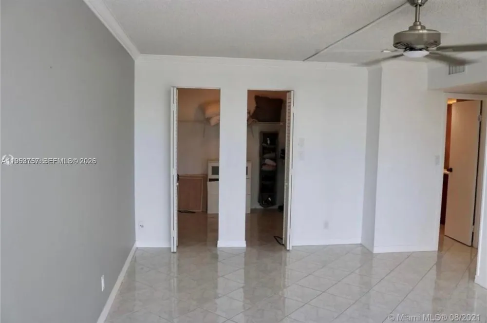 1000 Parkview Dr #528 Hallandale Beach, FL 33009