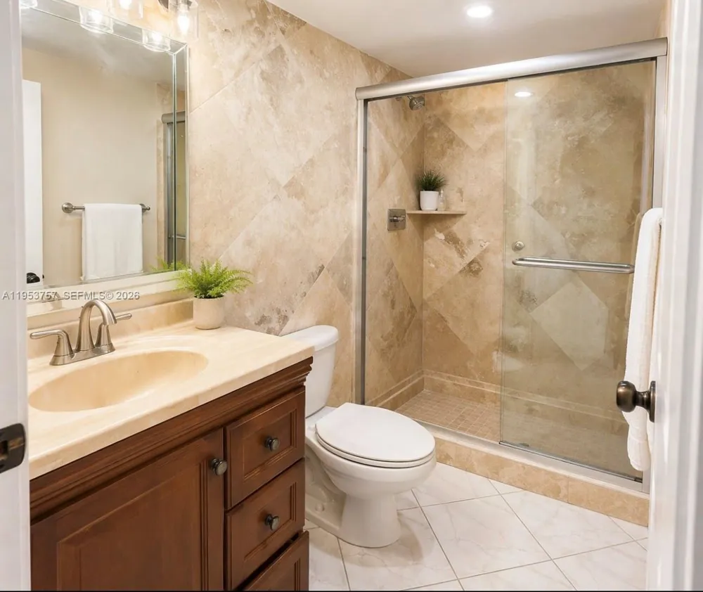 1000 Parkview Dr #528 Hallandale Beach, FL 33009