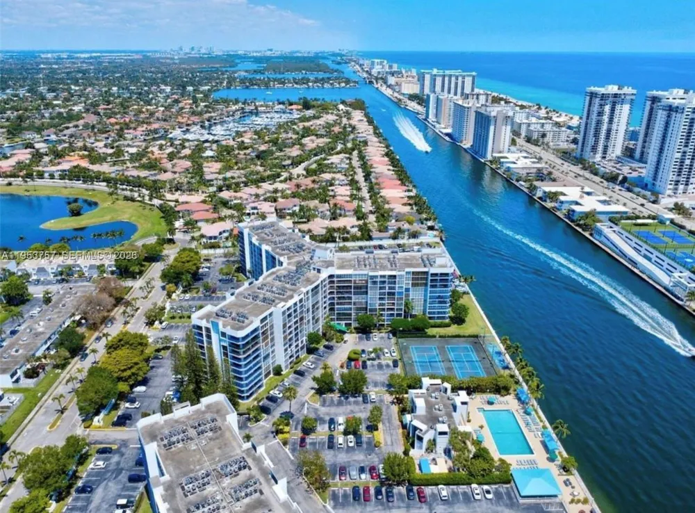 1000 Parkview Dr #528 Hallandale Beach, FL 33009