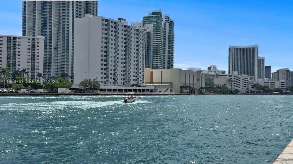 1000 Parkview Dr #528 Hallandale Beach, FL 33009
