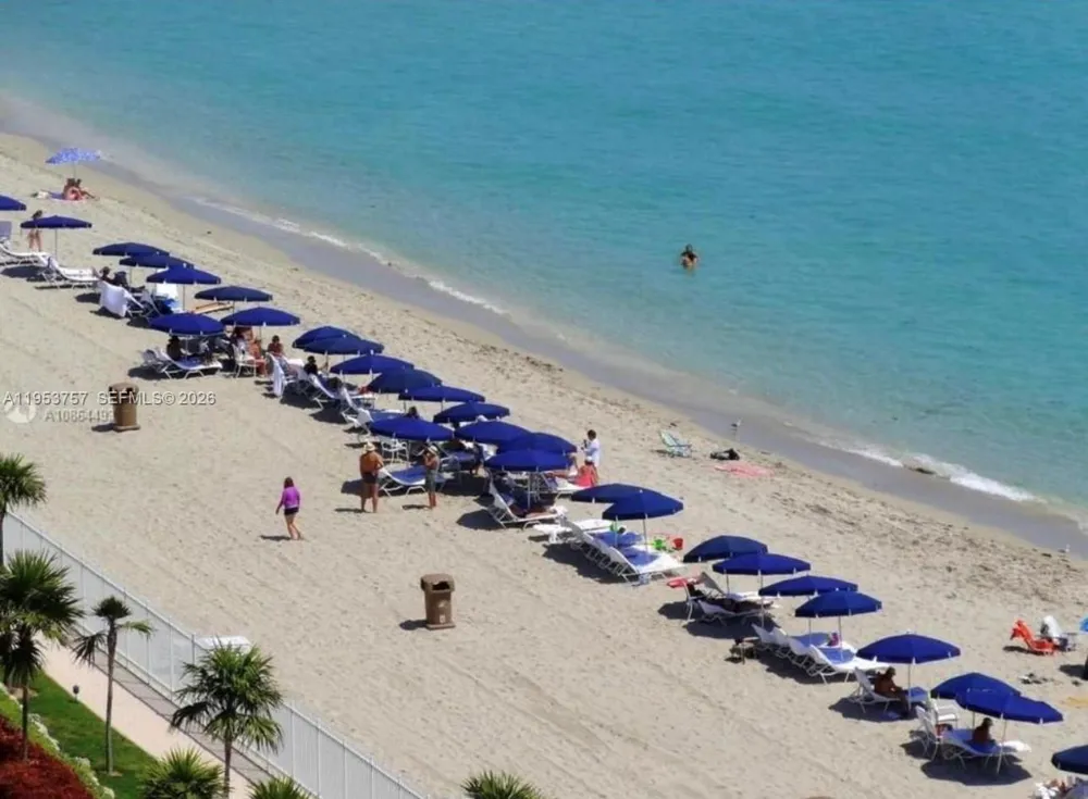 1000 Parkview Dr #528 Hallandale Beach, FL 33009