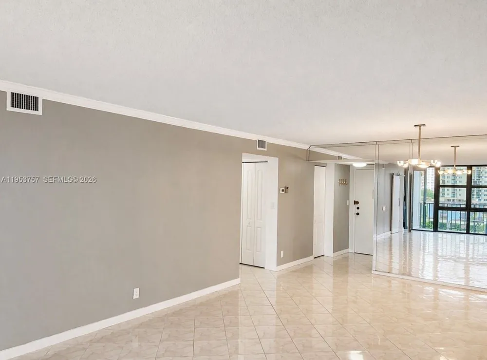 1000 Parkview Dr #528 Hallandale Beach, FL 33009