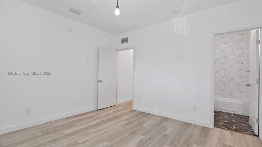 1561 Jefferson Avenue Miami Beach, FL 33139