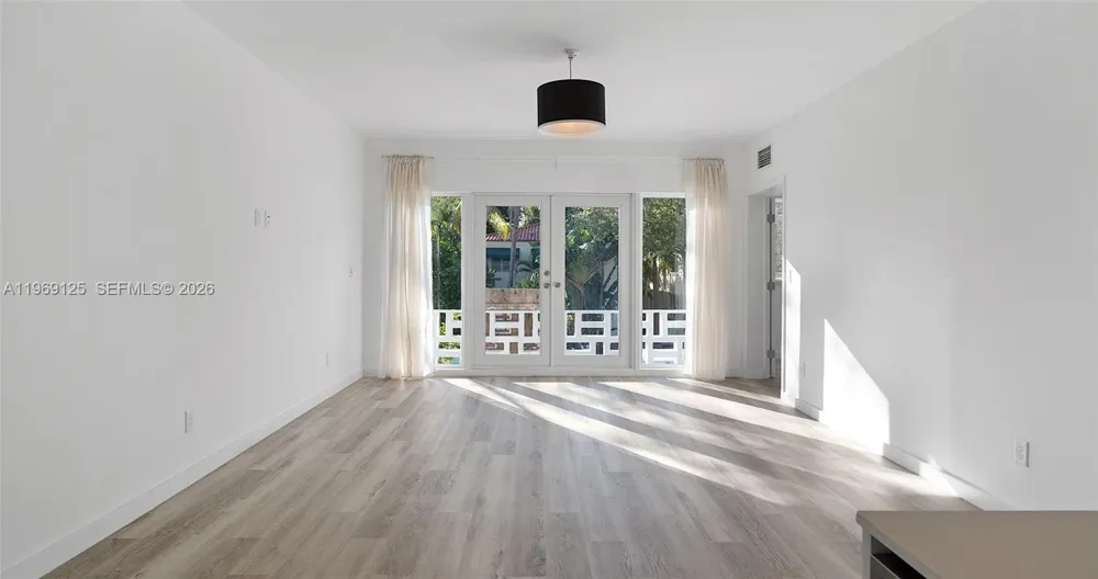 1561 Jefferson Avenue Miami Beach, FL 33139
