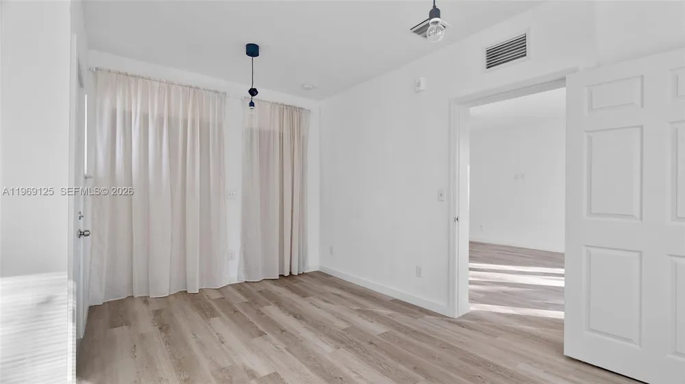 1561 Jefferson Avenue Miami Beach, FL 33139