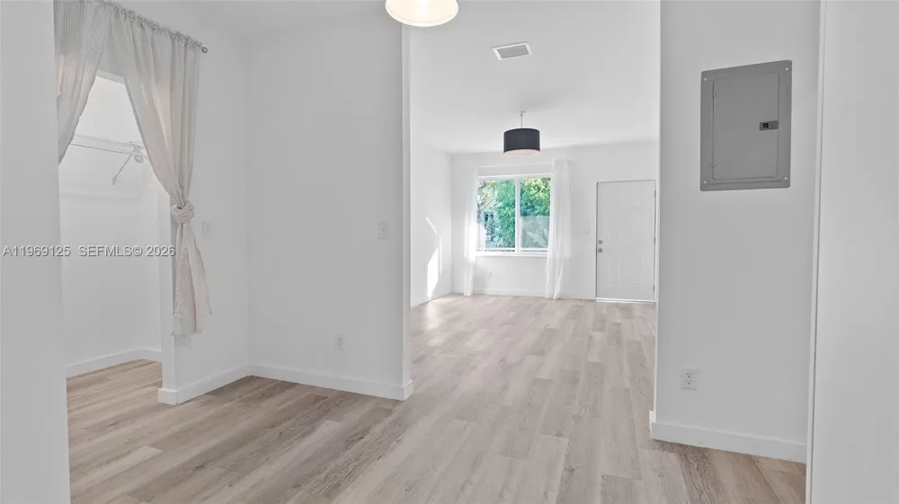 1561 Jefferson Avenue Miami Beach, FL 33139