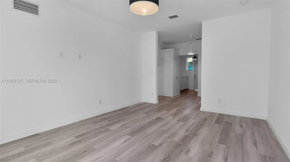 1561 Jefferson Avenue Miami Beach, FL 33139
