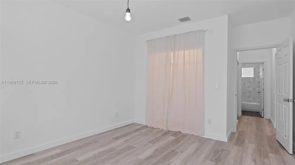 1561 Jefferson Avenue Miami Beach, FL 33139