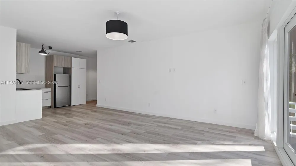 1561 Jefferson Avenue Miami Beach, FL 33139