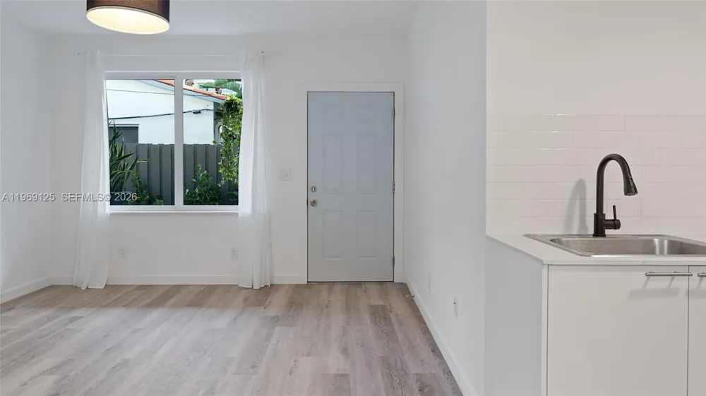 1561 Jefferson Avenue Miami Beach, FL 33139