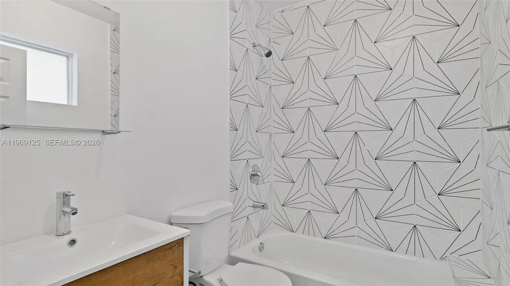 1561 Jefferson Avenue Miami Beach, FL 33139