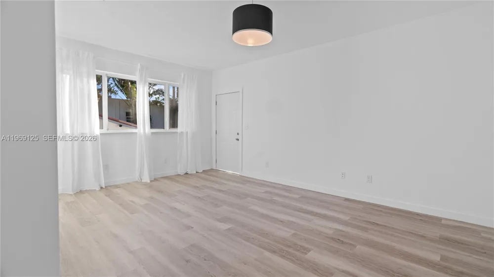 1561 Jefferson Avenue Miami Beach, FL 33139
