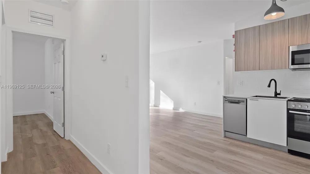 1561 Jefferson Avenue Miami Beach, FL 33139