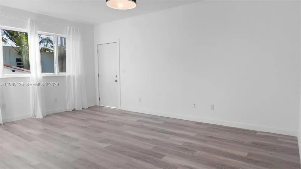 1561 Jefferson Avenue Miami Beach, FL 33139