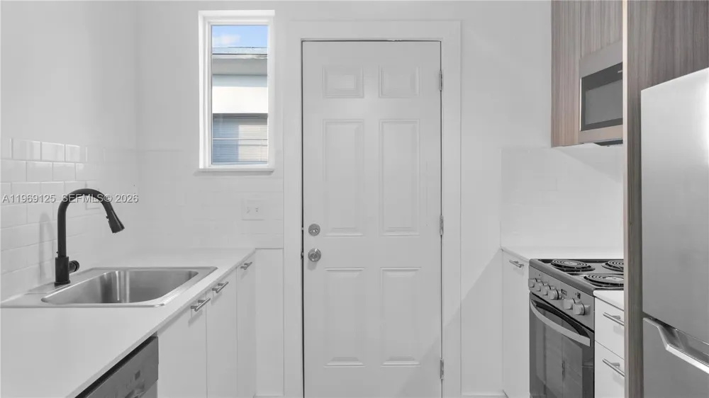 1561 Jefferson Avenue Miami Beach, FL 33139