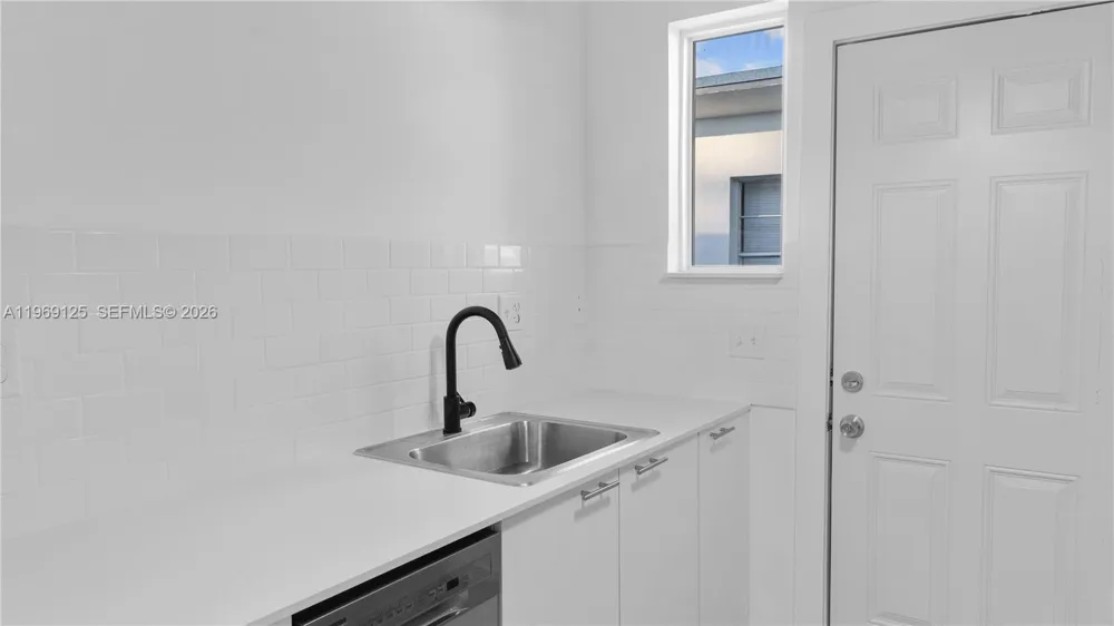 1561 Jefferson Avenue Miami Beach, FL 33139