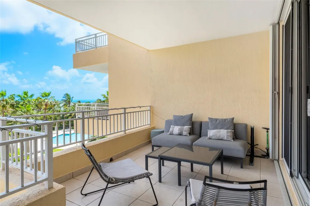 799 Crandon Blvd #605 Key Biscayne, FL 33149
